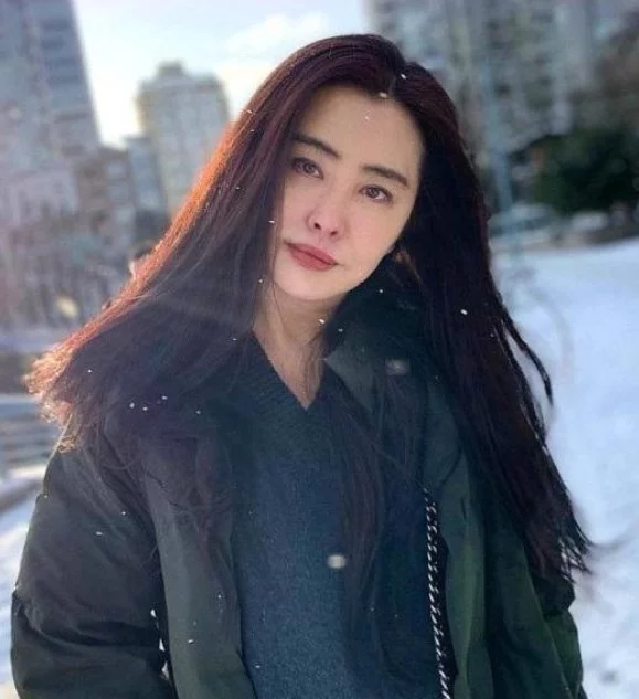 “山寨版王祖贤”：只有17岁，街头卖鱼走红，赚钱补贴家用-一生相随博客